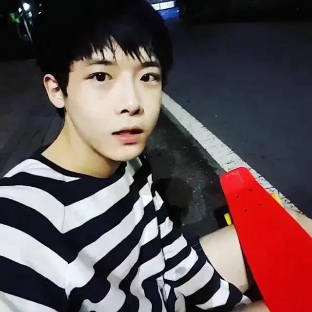 童斌亮仁