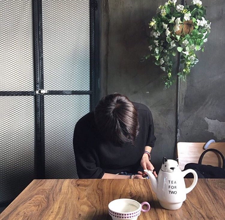 宰茗苇璐