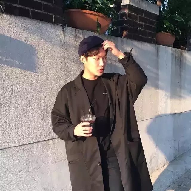 严婕胜璐